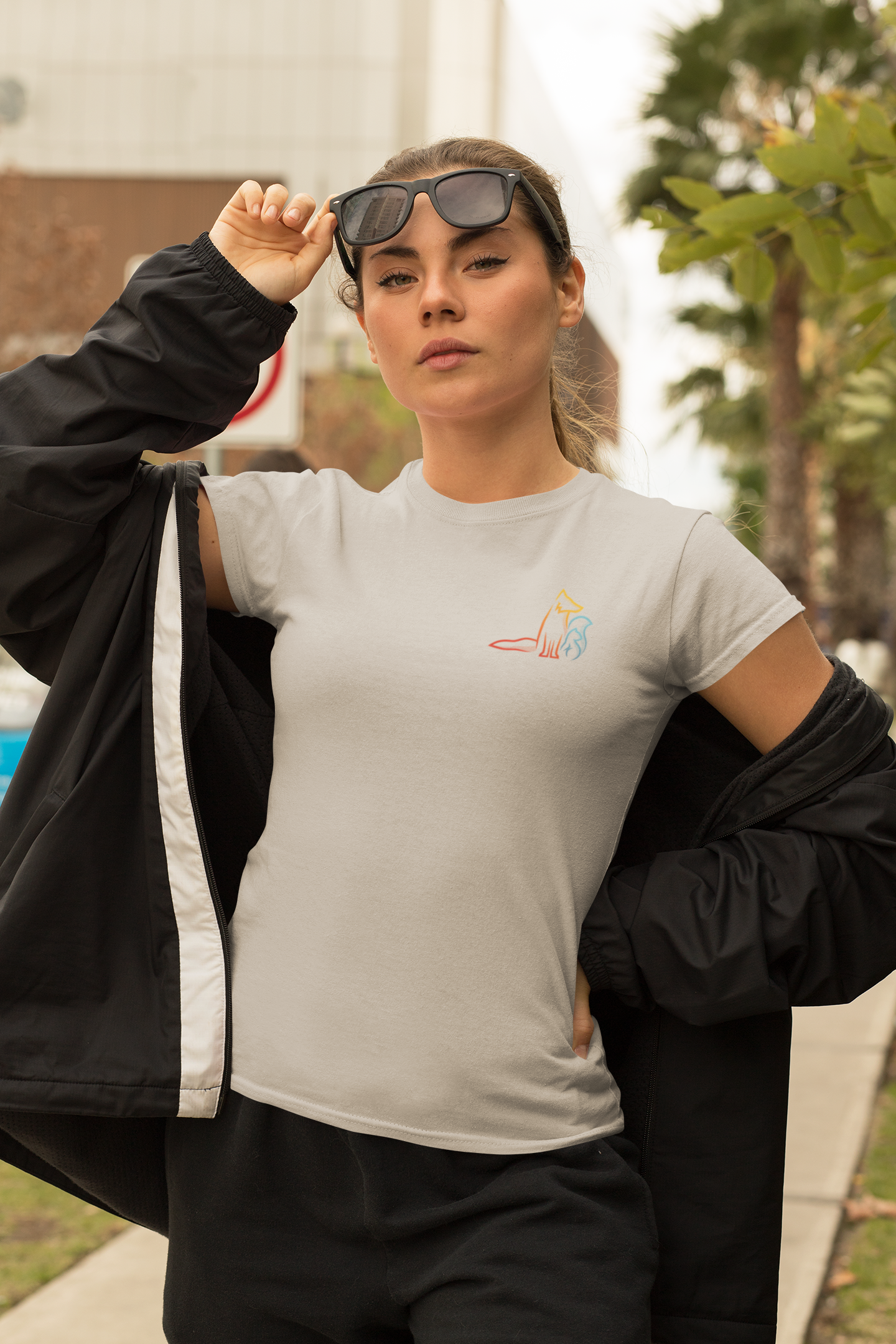 T-Shirt Basic - Minimalistic Logo