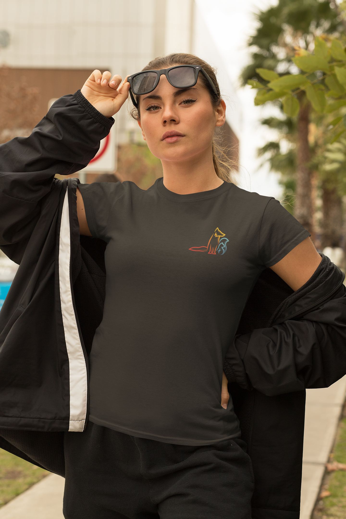 T-Shirt Basic - Minimalistic Logo