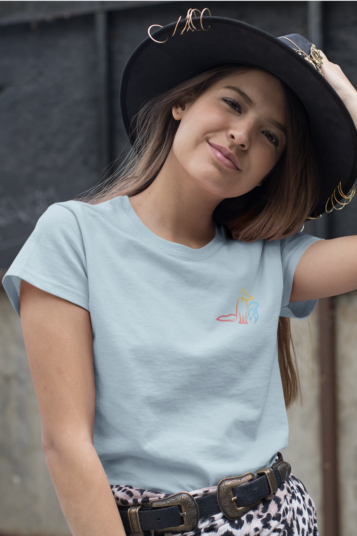 T-Shirt Basic - Minimalistic Logo