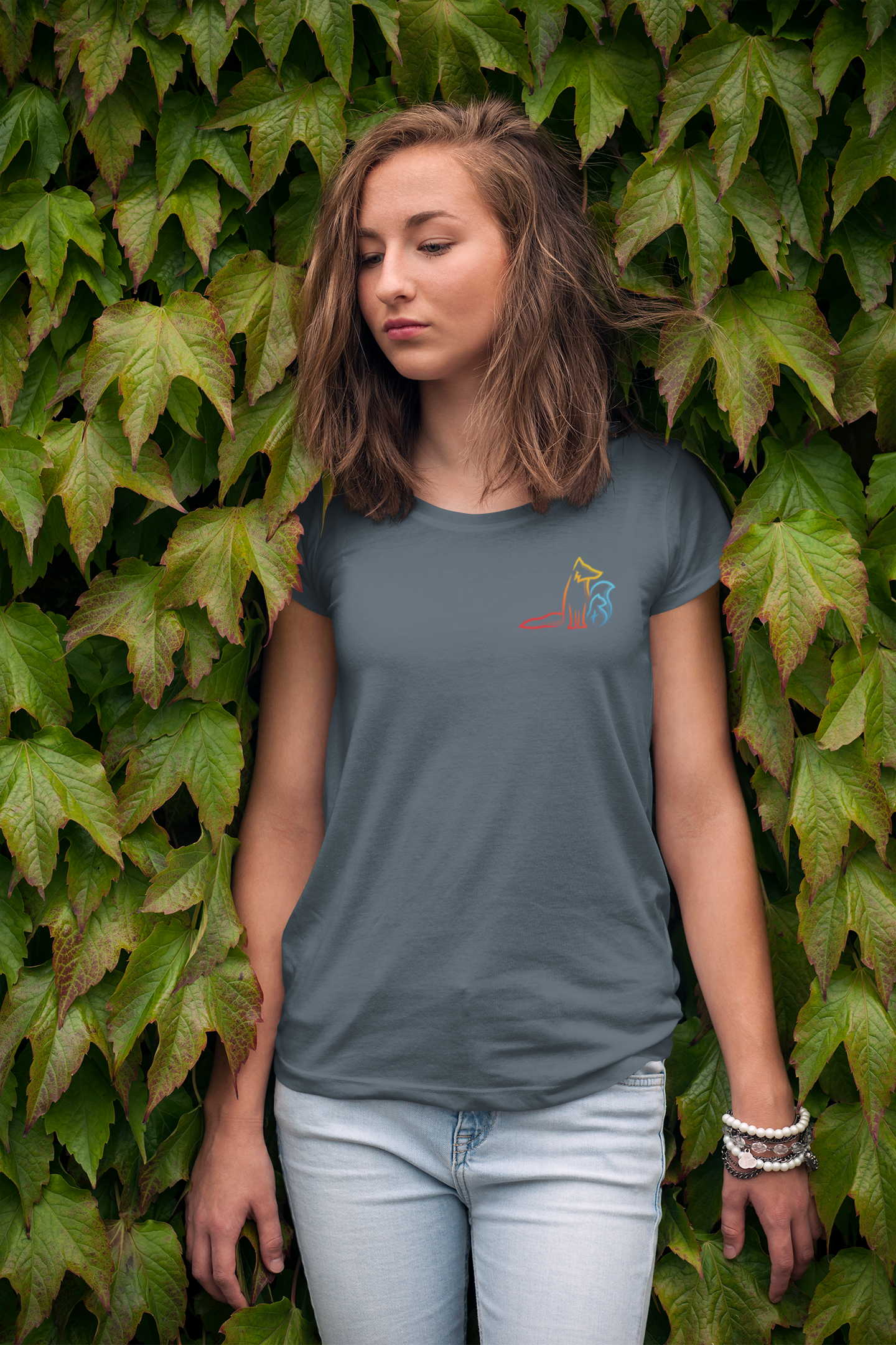 T-Shirt Basic - Minimalistic Logo