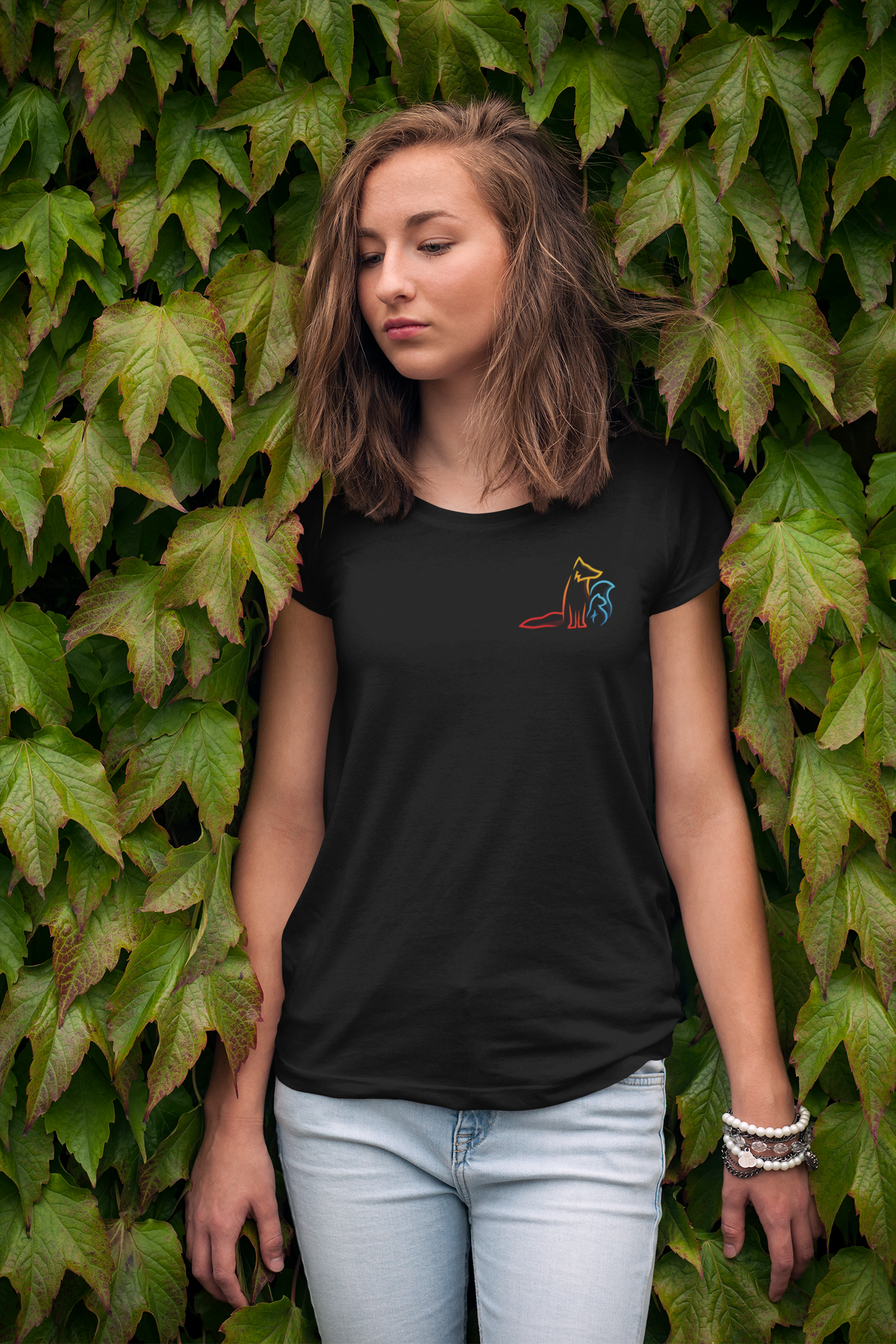 T-Shirt Basic - Minimalistic Logo